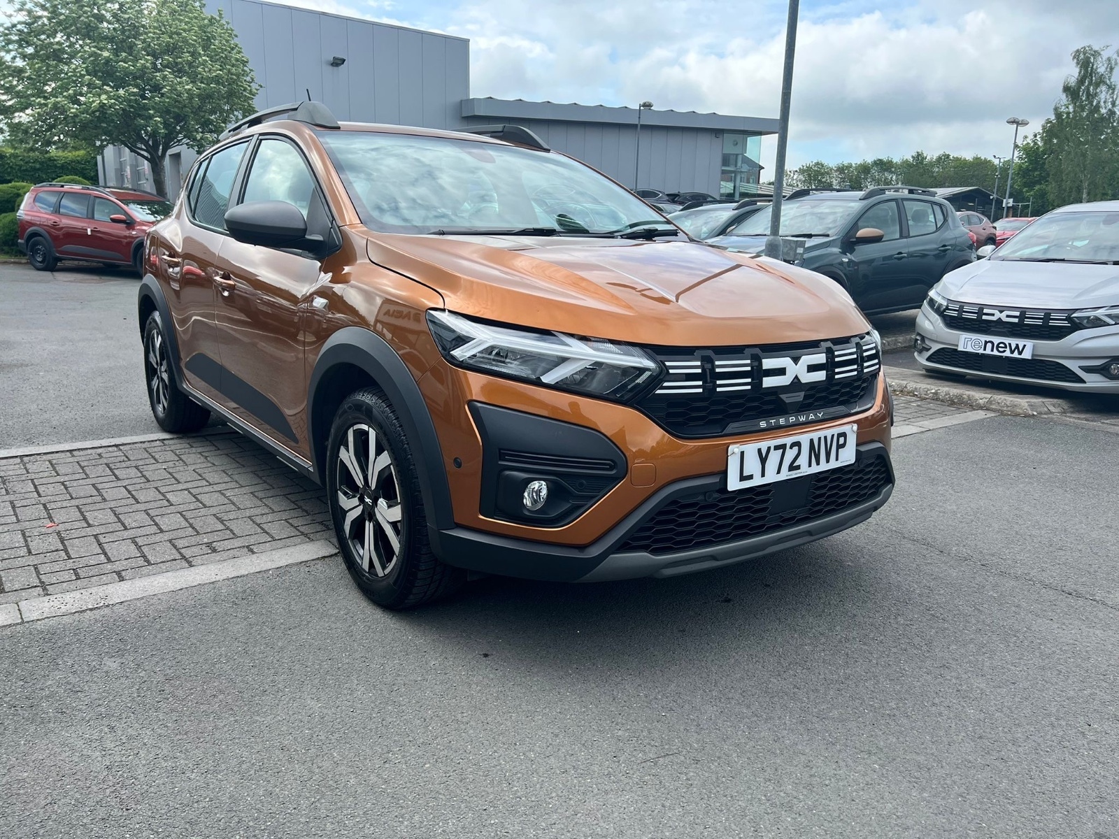 Main listing image - Dacia Sandero Stepway