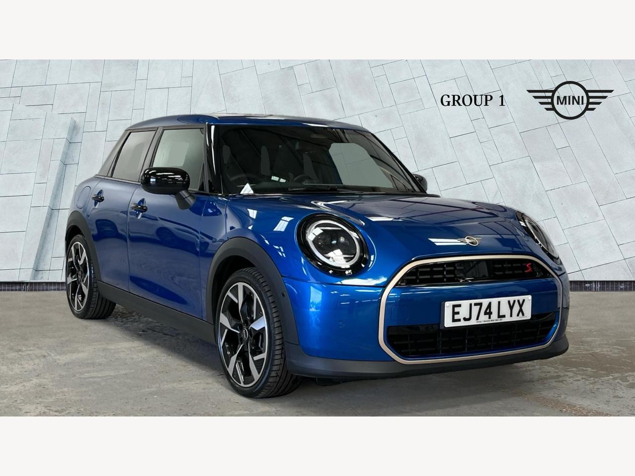Main listing image - MINI Hatchback 5dr