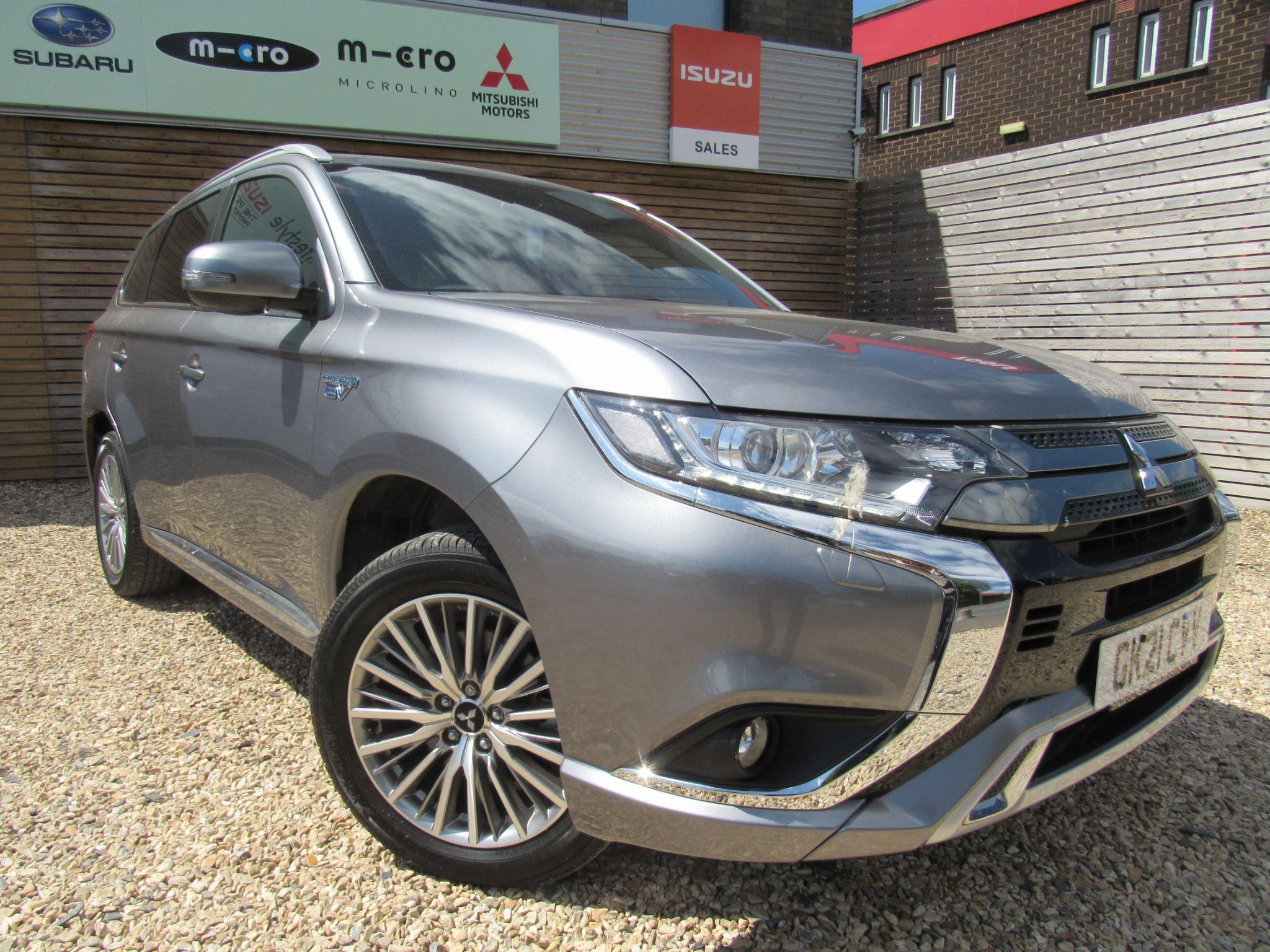Main listing image - Mitsubishi Outlander