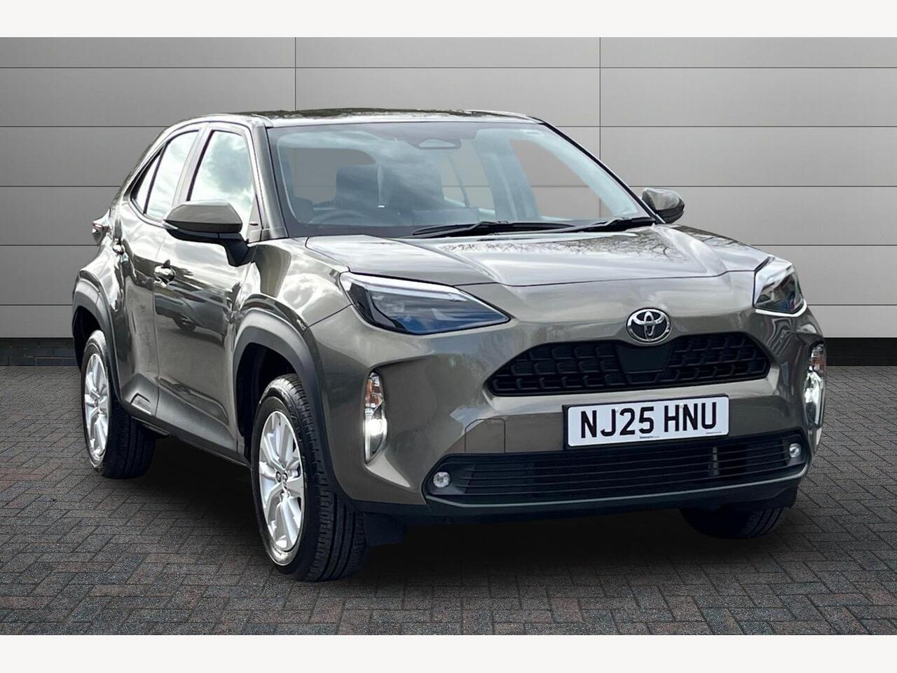 Main listing image - Toyota Yaris Cross