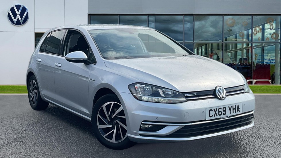 Main listing image - Volkswagen Golf