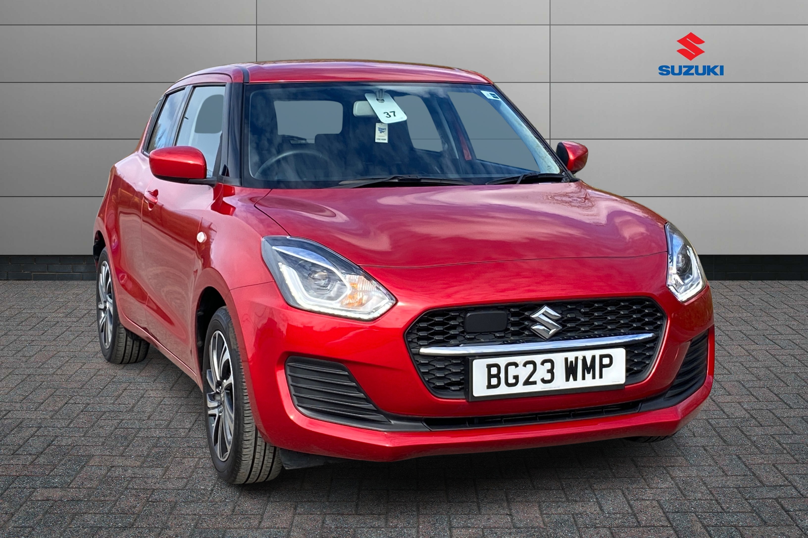 Main listing image - Suzuki Swift