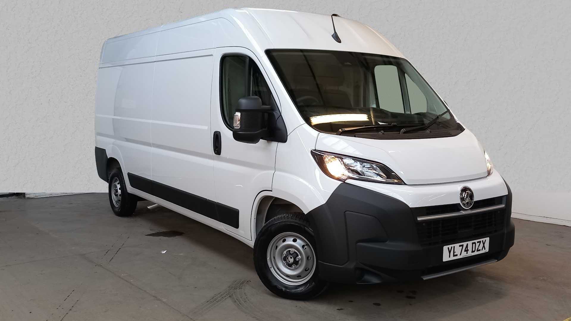 Main listing image - Vauxhall Movano