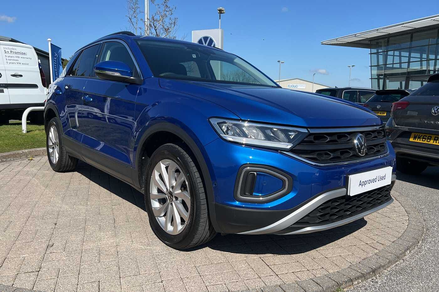 Main listing image - Volkswagen T-Roc