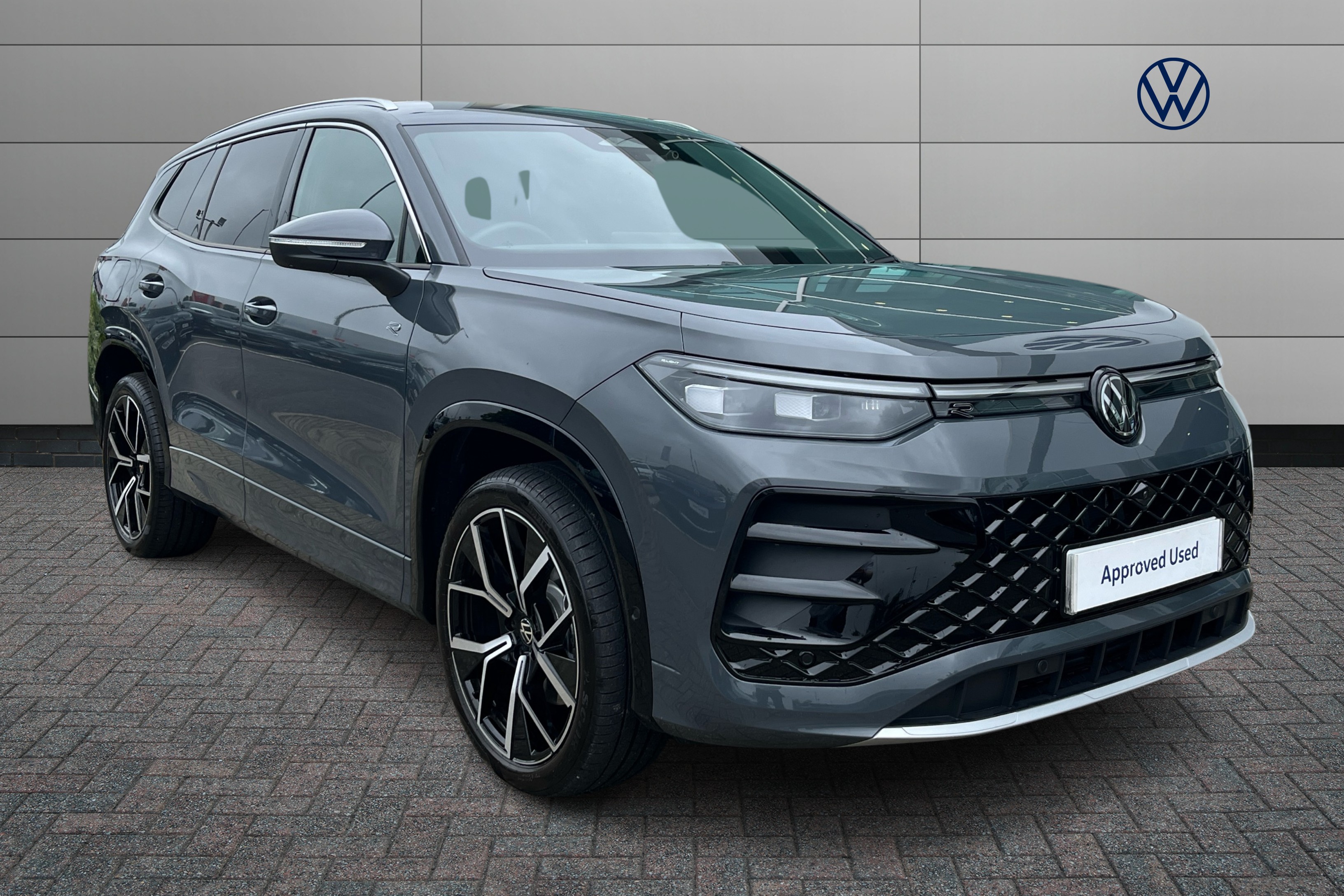 Main listing image - Volkswagen Tayron