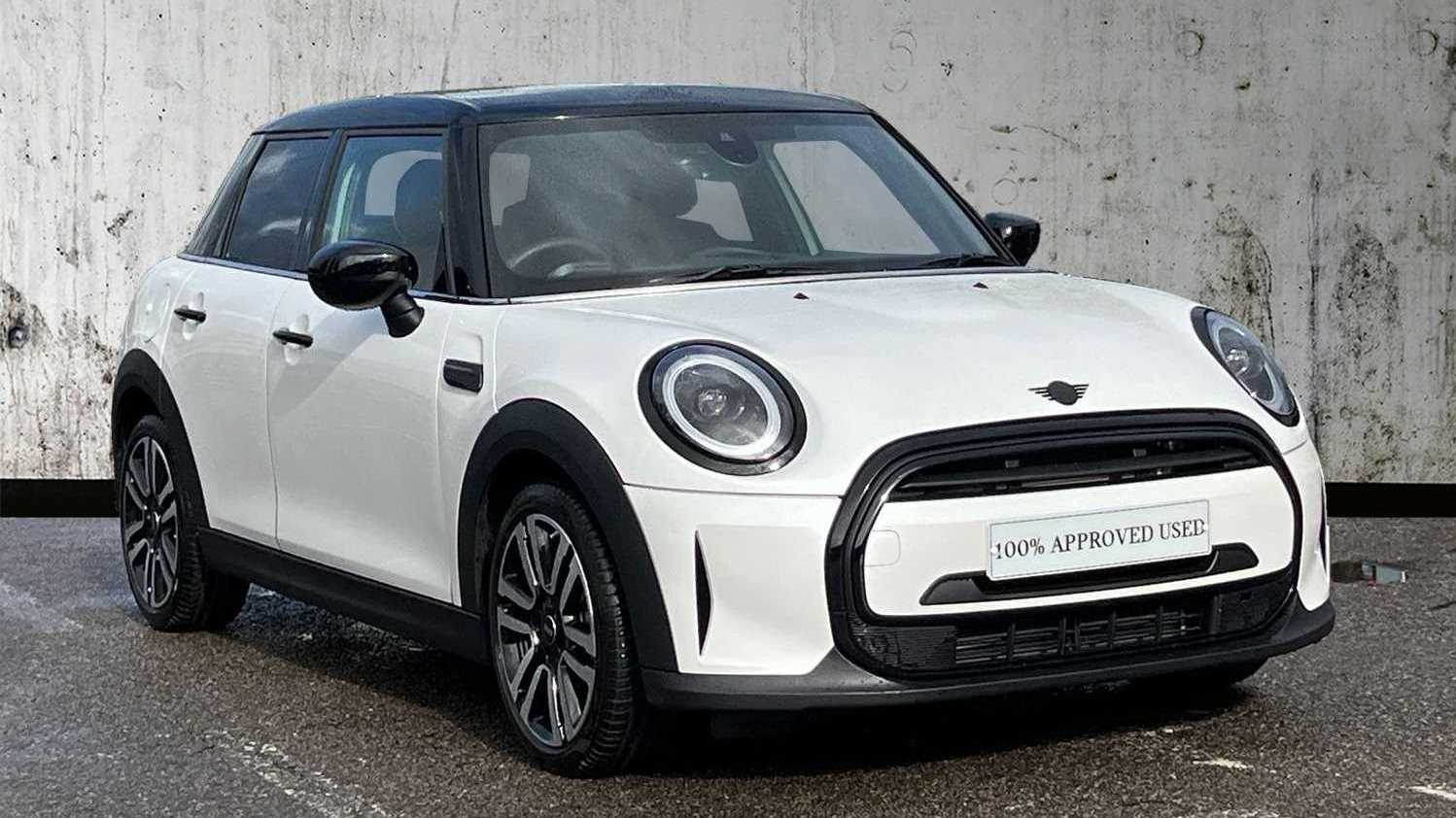 Main listing image - MINI Hatchback 5dr