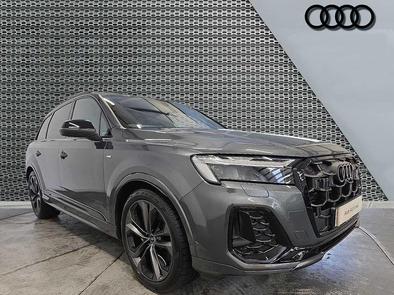 Main listing image - Audi Q7