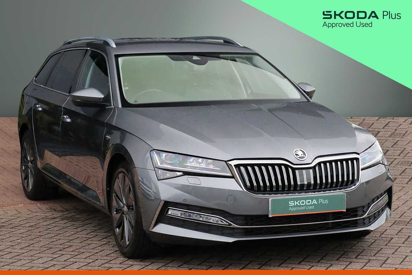 Main listing image - Skoda Superb Estate