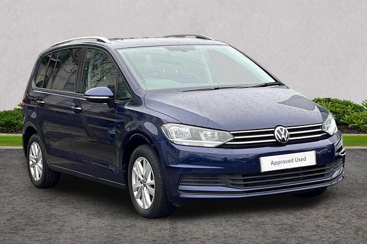 Main listing image - Volkswagen Touran