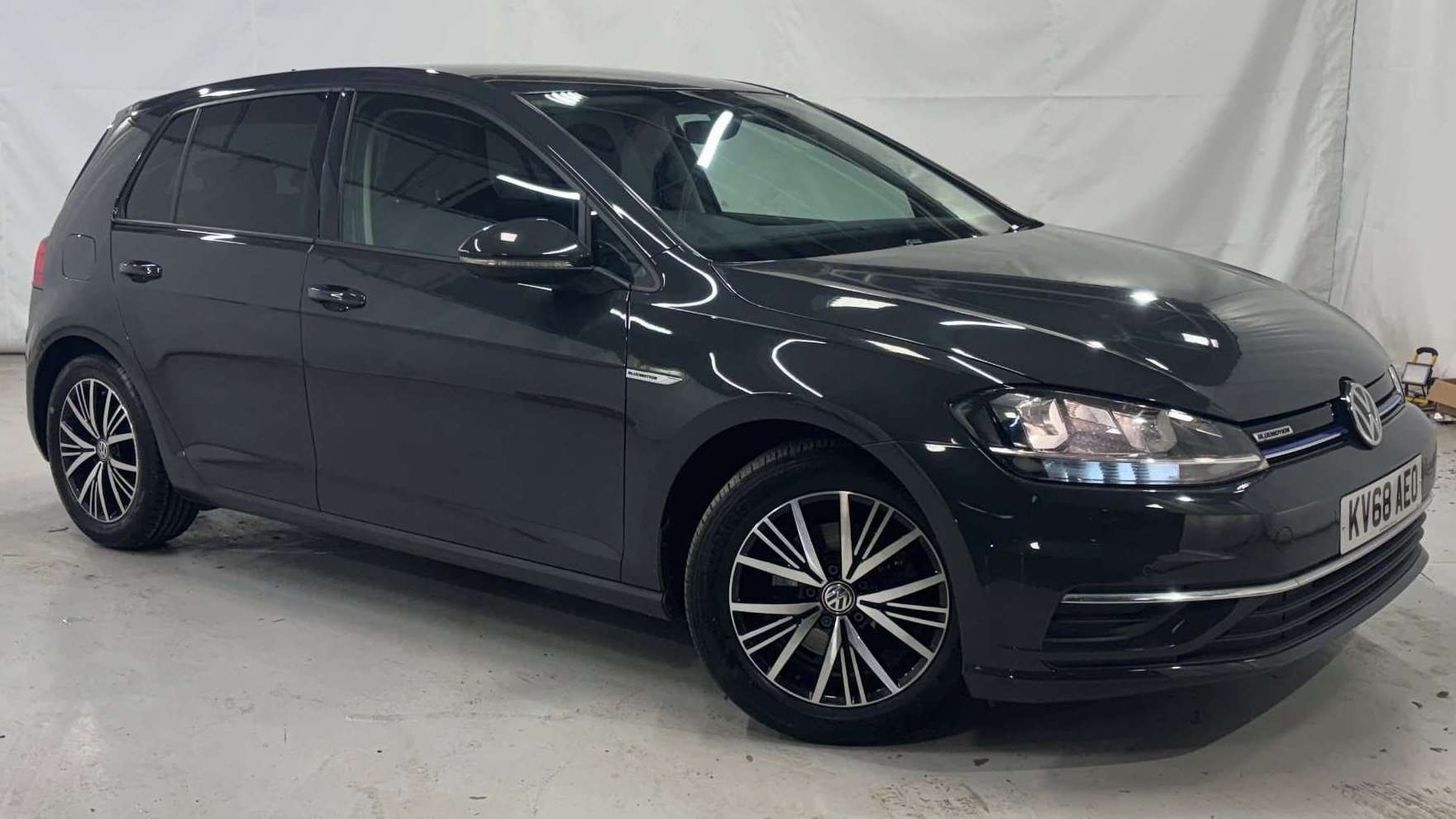 Main listing image - Volkswagen Golf