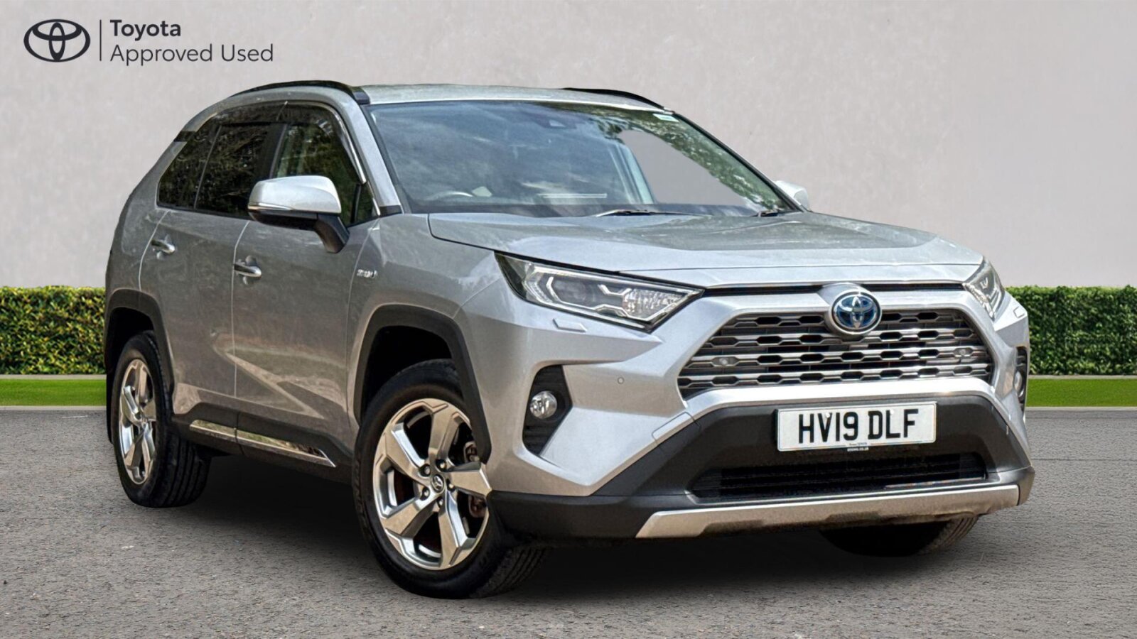 Main listing image - Toyota RAV4