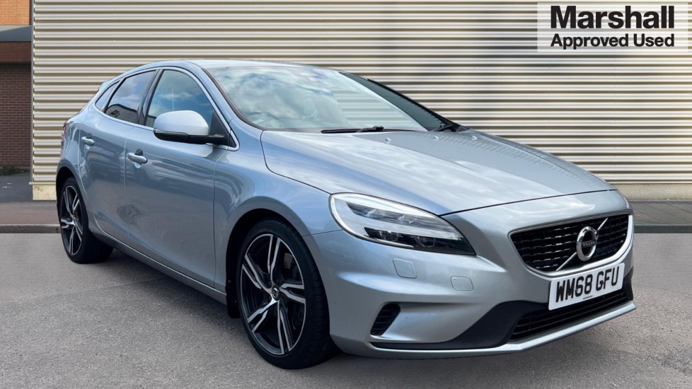 Main listing image - Volvo V40