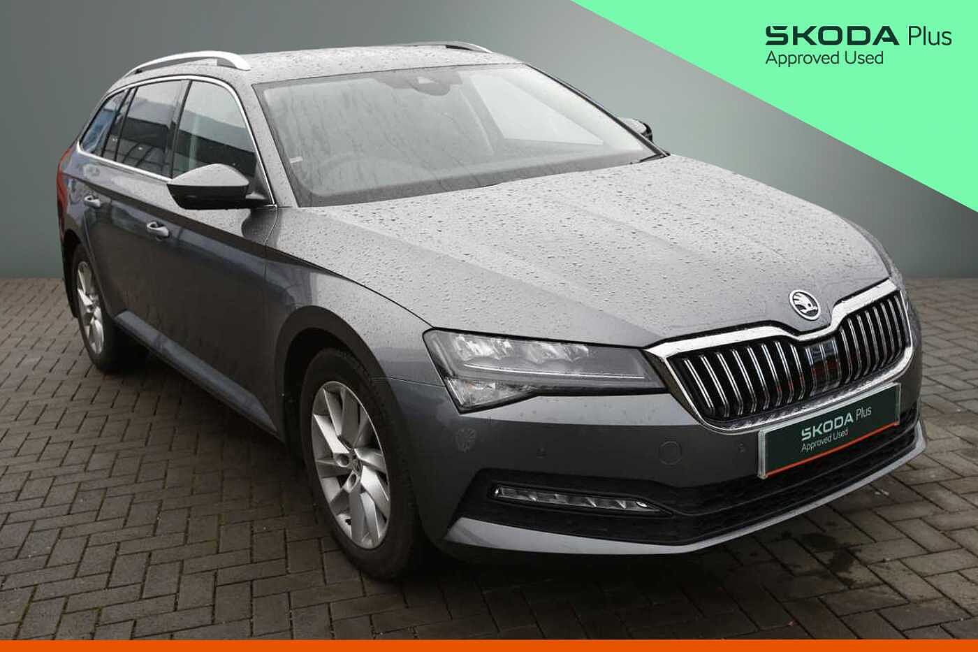 Main listing image - Skoda Superb Estate
