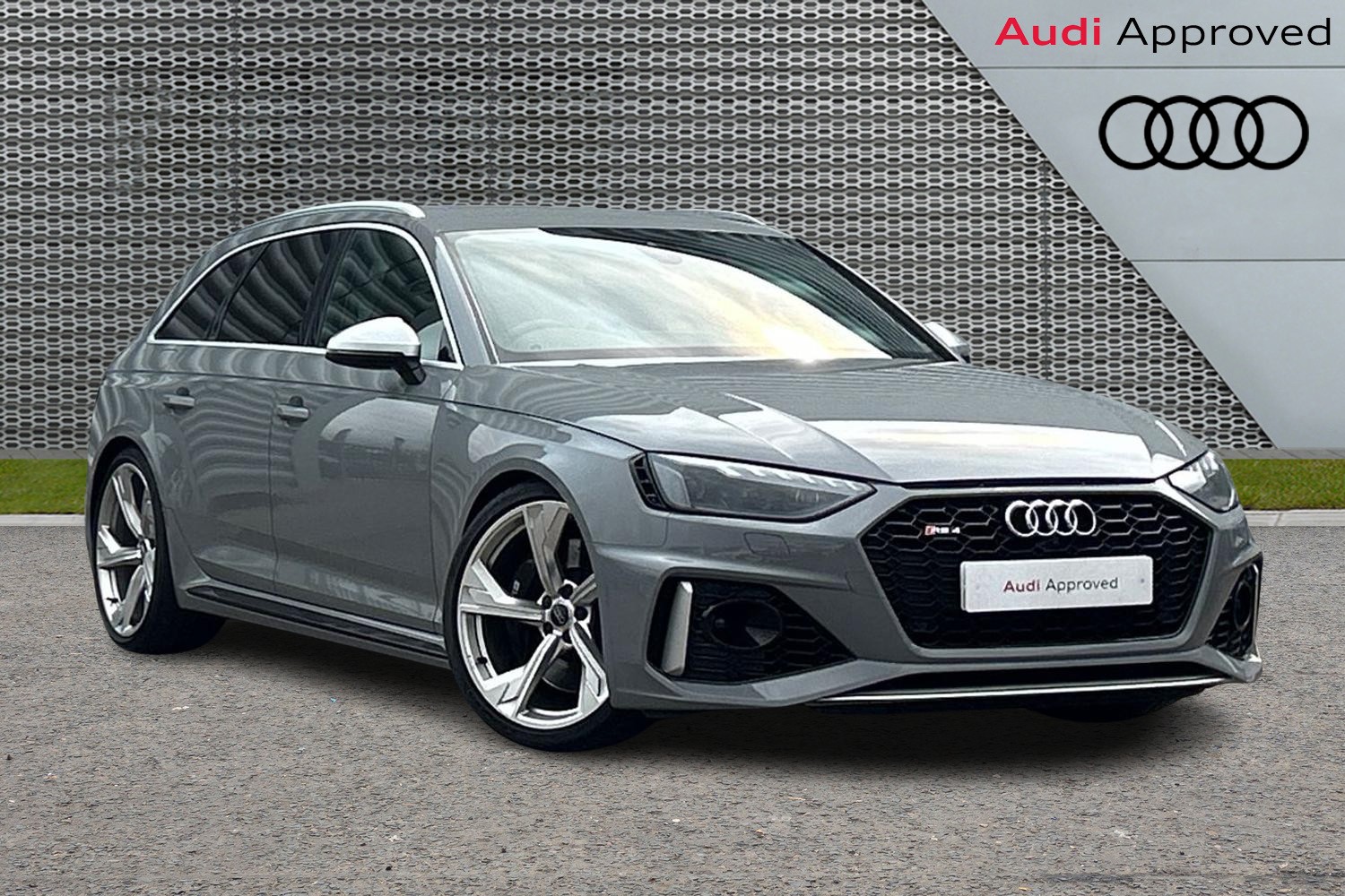 Main listing image - Audi RS4