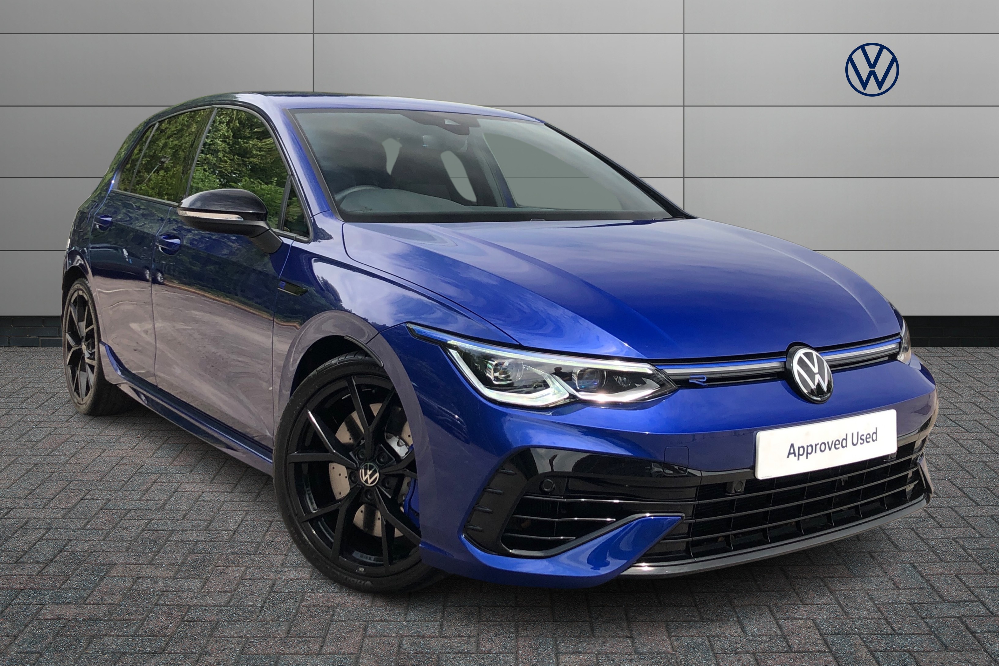 Main listing image - Volkswagen Golf R