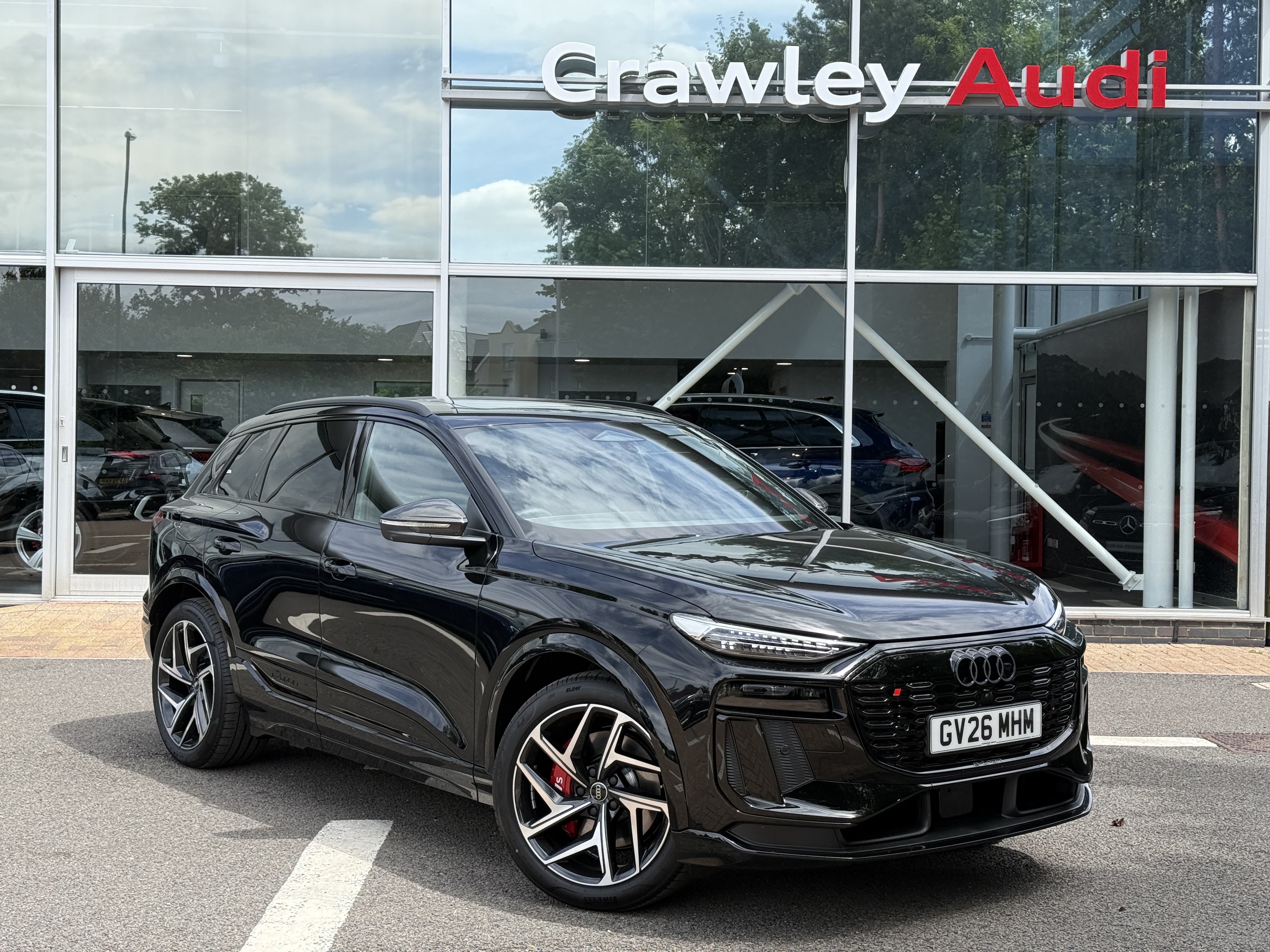 Main listing image - Audi Q6