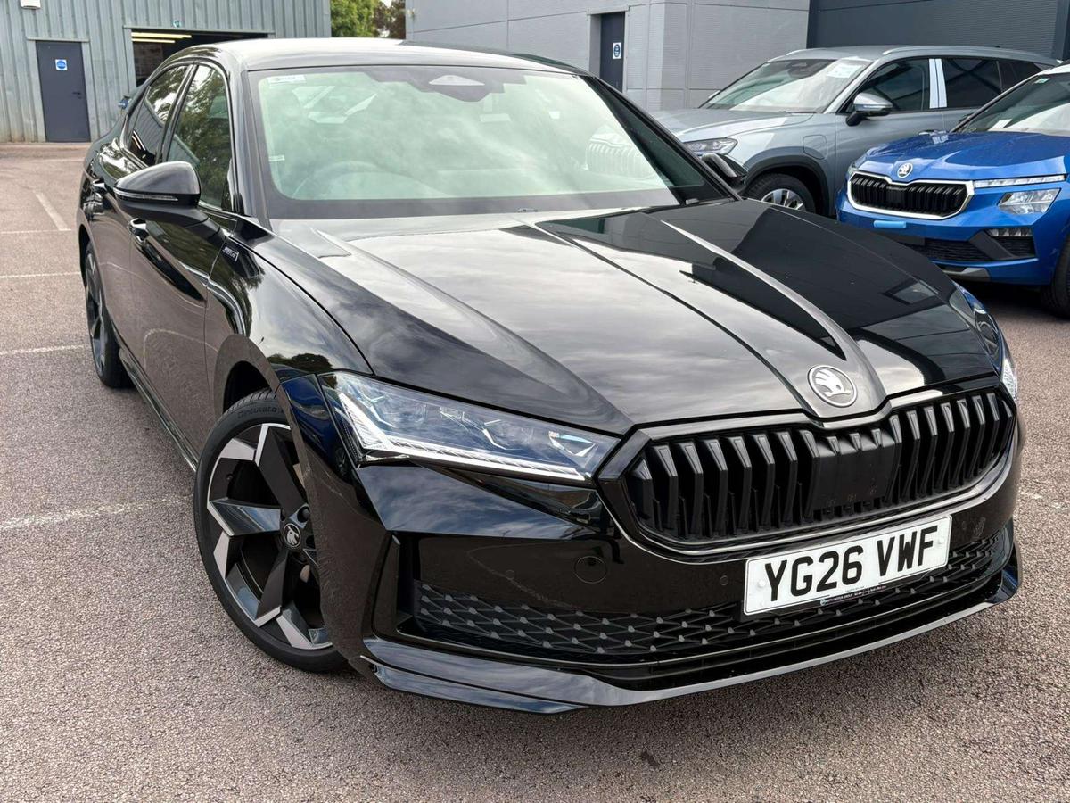 Main listing image - Skoda Superb