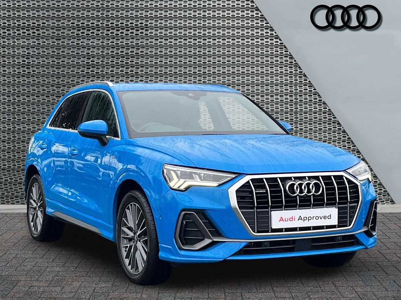 Main listing image - Audi Q3