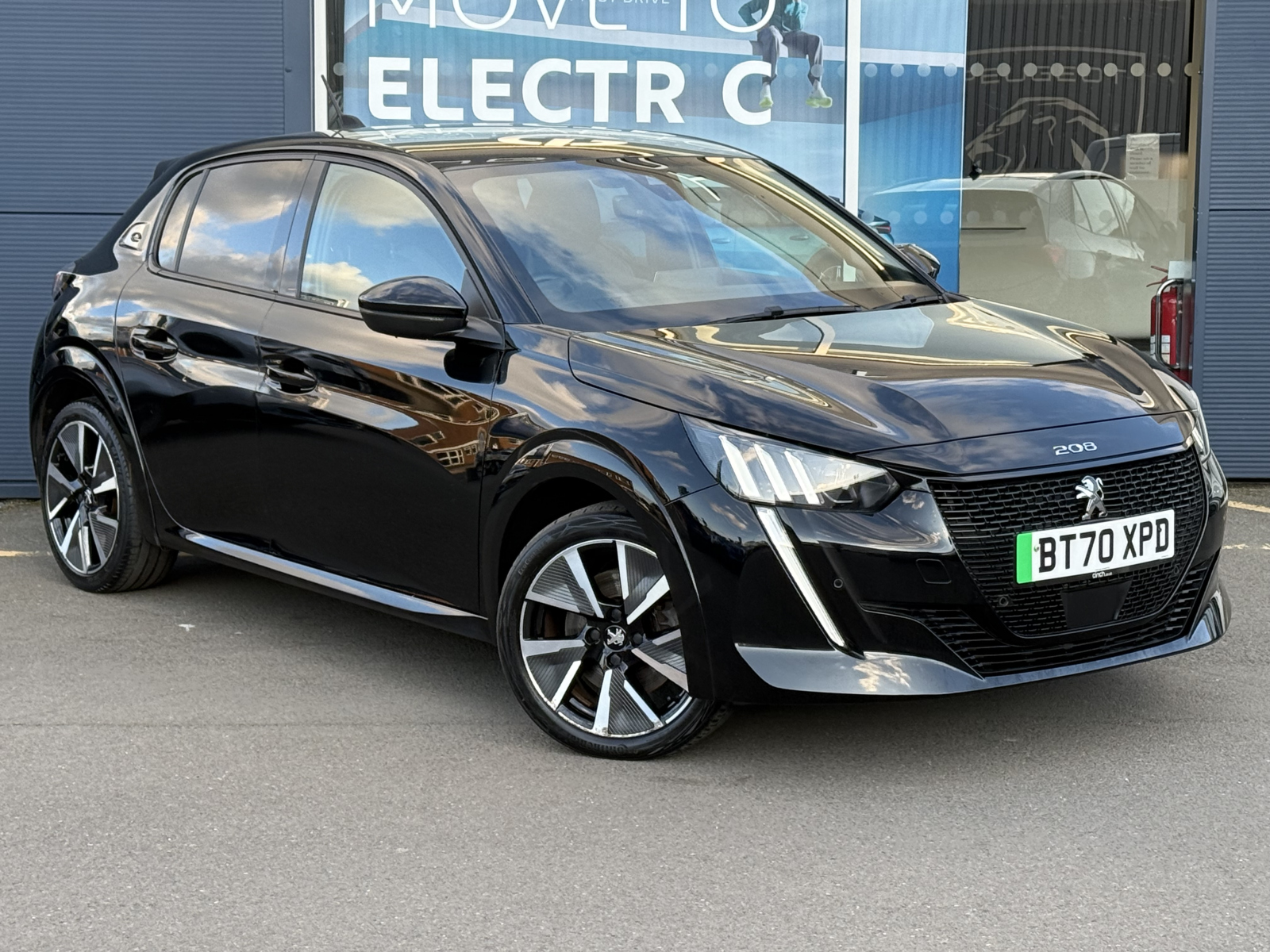 Main listing image - Peugeot e-208