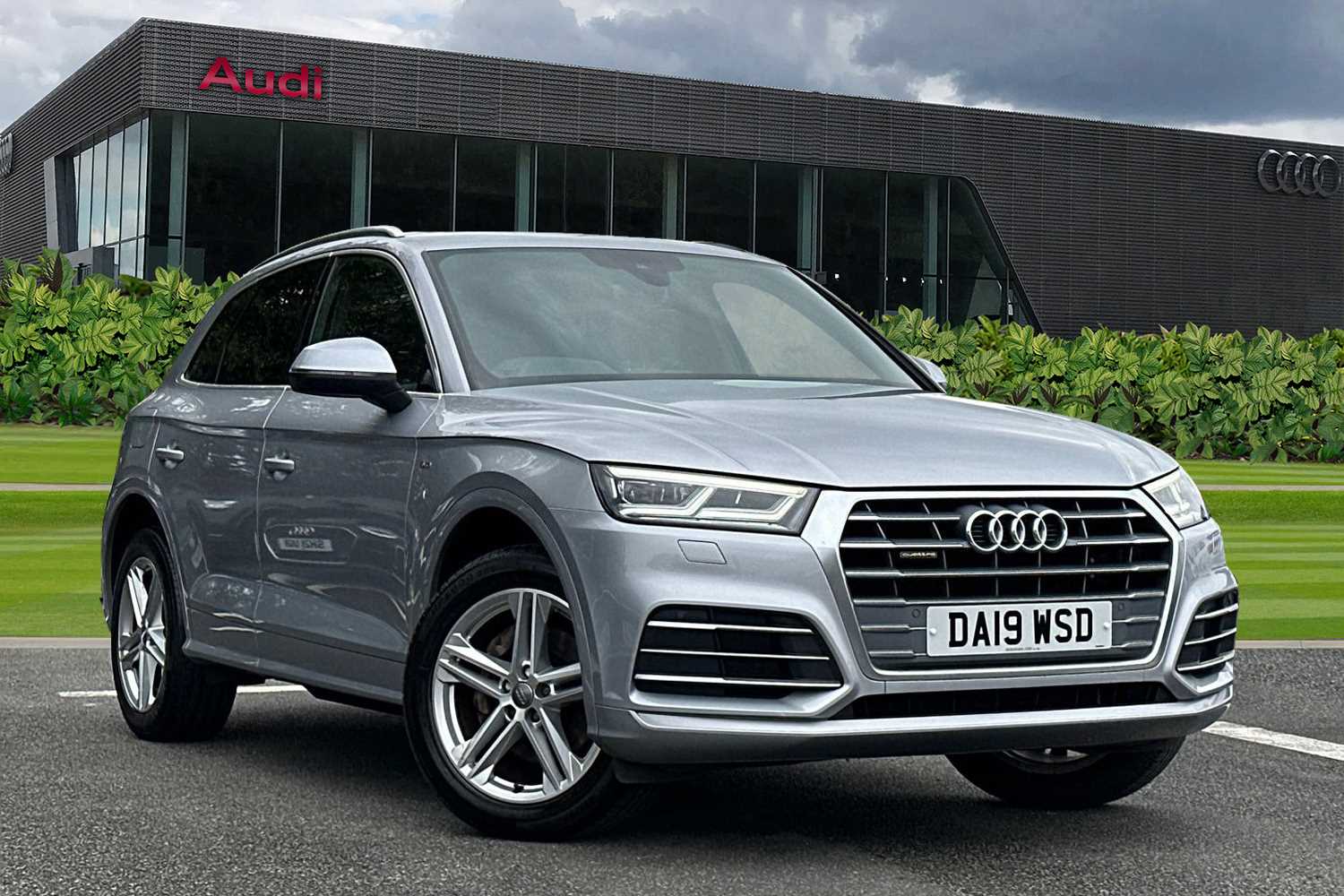 Main listing image - Audi Q5