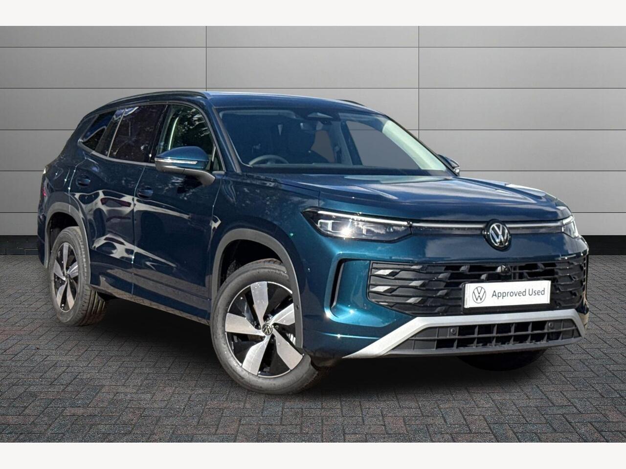 Main listing image - Volkswagen Tayron
