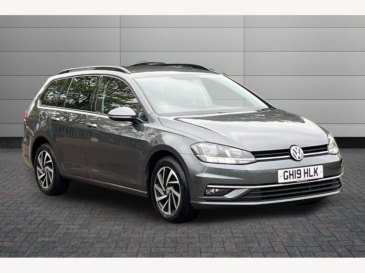 Main listing image - Volkswagen Golf