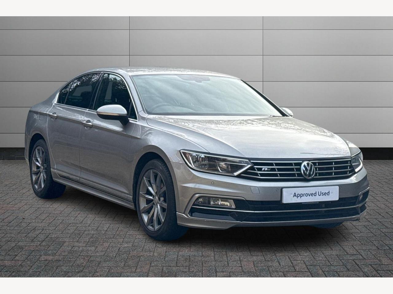 Main listing image - Volkswagen Passat