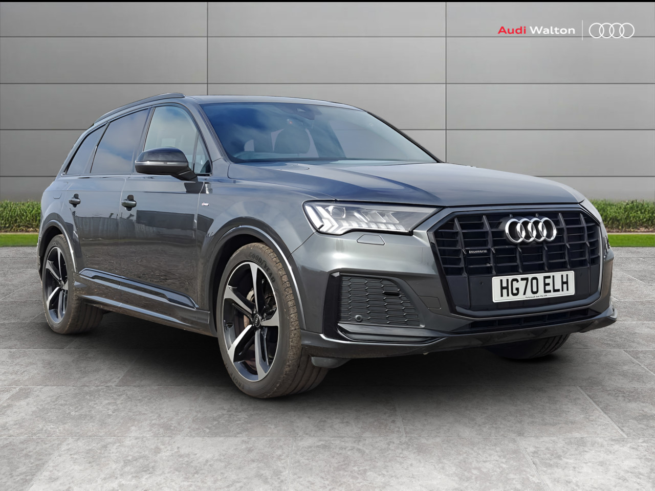 Main listing image - Audi Q7