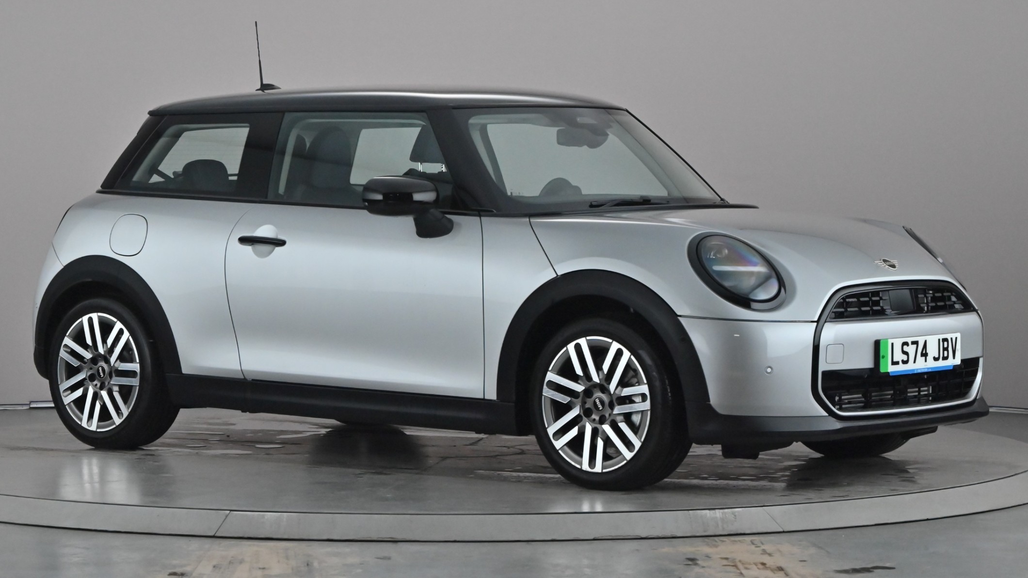 Main listing image - MINI Hatchback