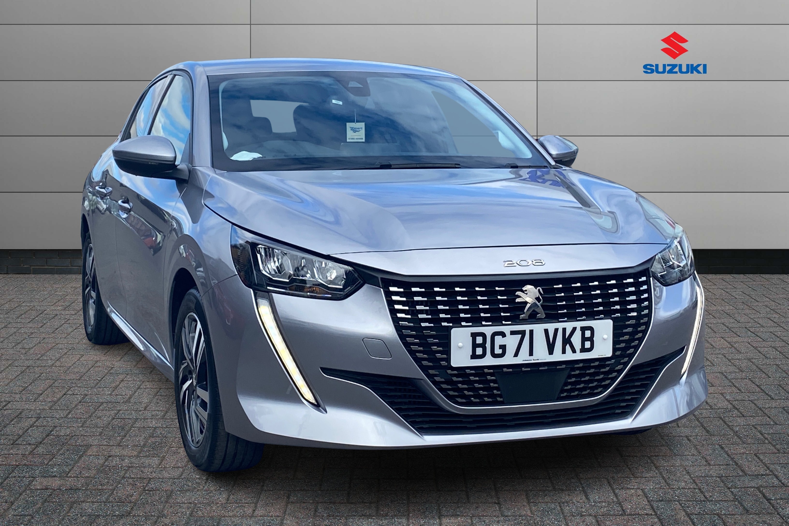 Main listing image - Peugeot 208