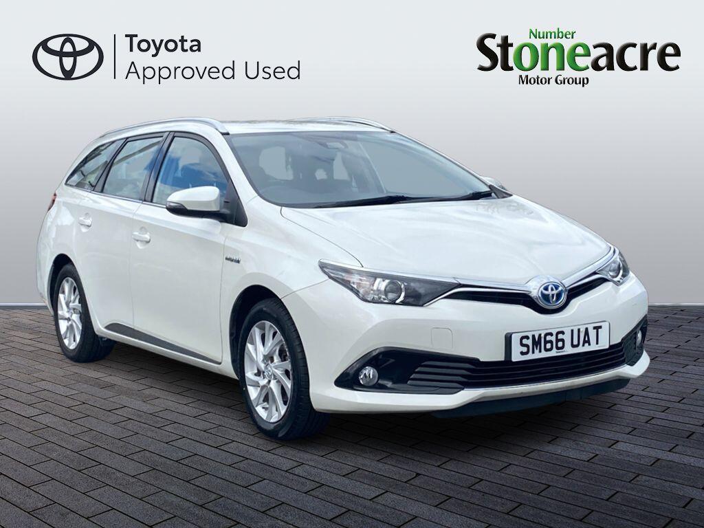 Main listing image - Toyota Auris Touring Sport