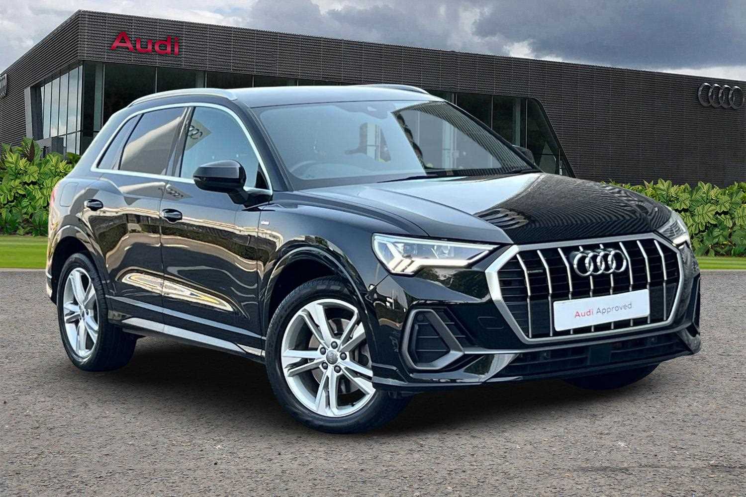 Main listing image - Audi Q3