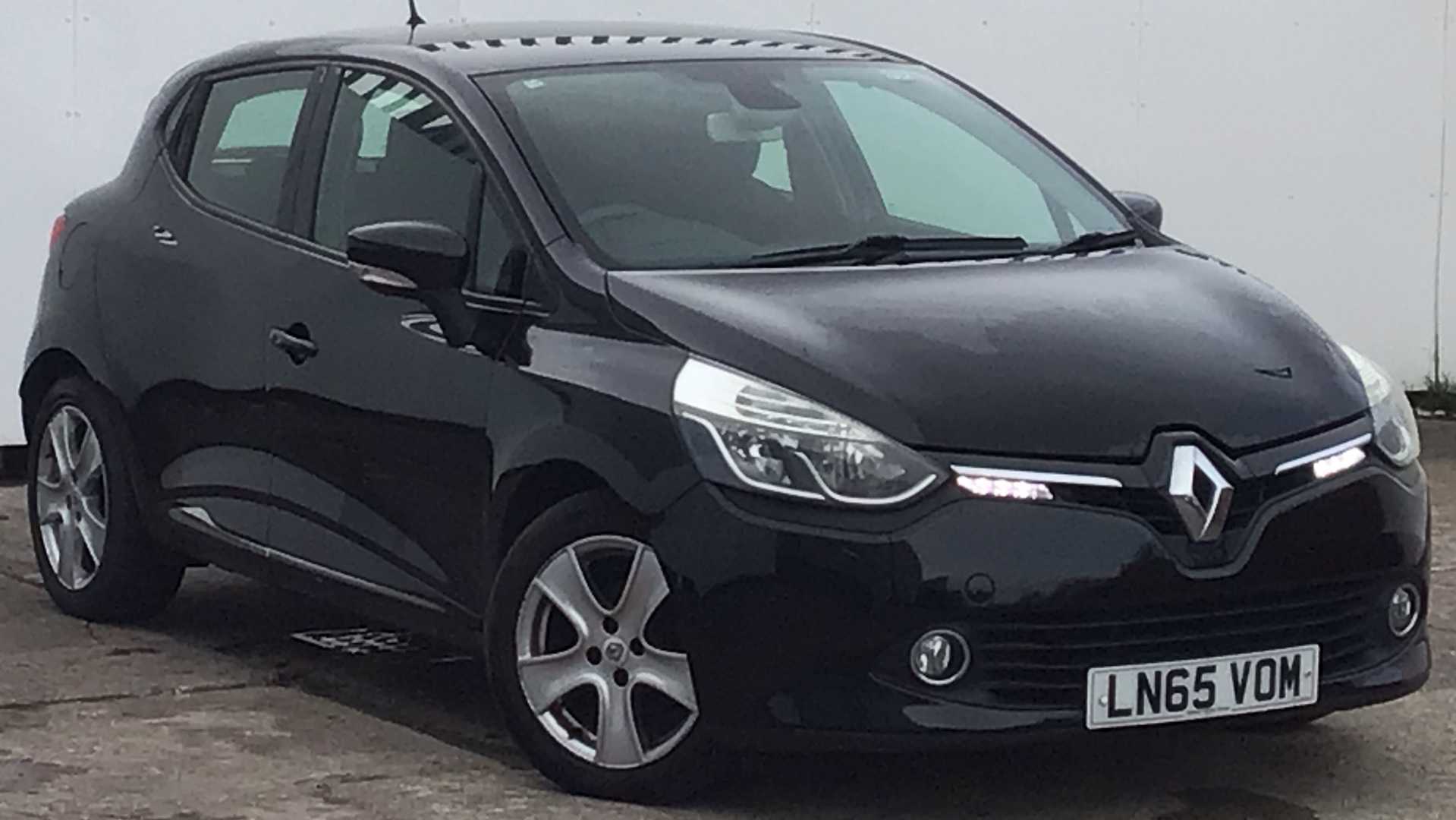 Main listing image - Renault Clio