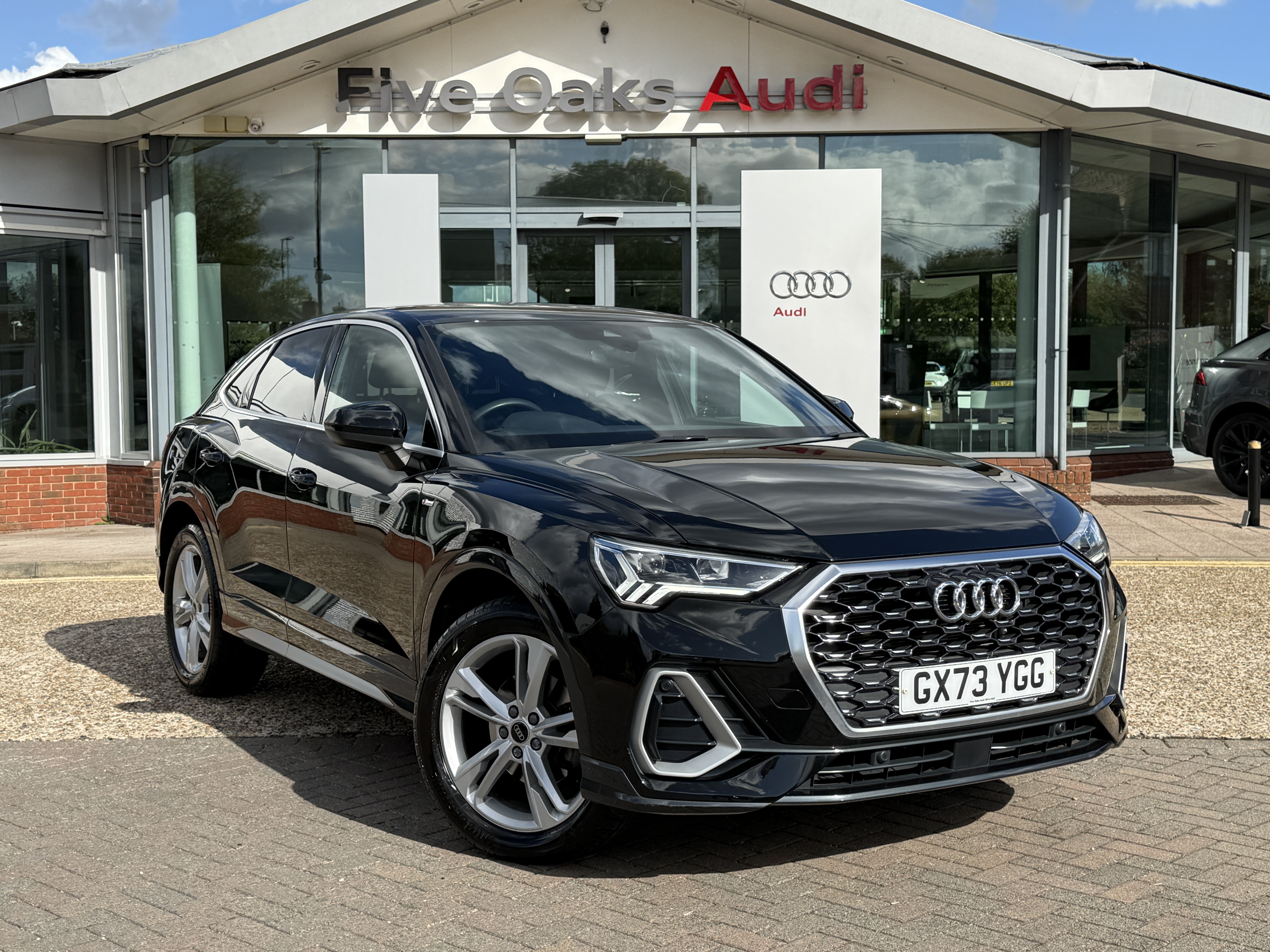 Main listing image - Audi Q3