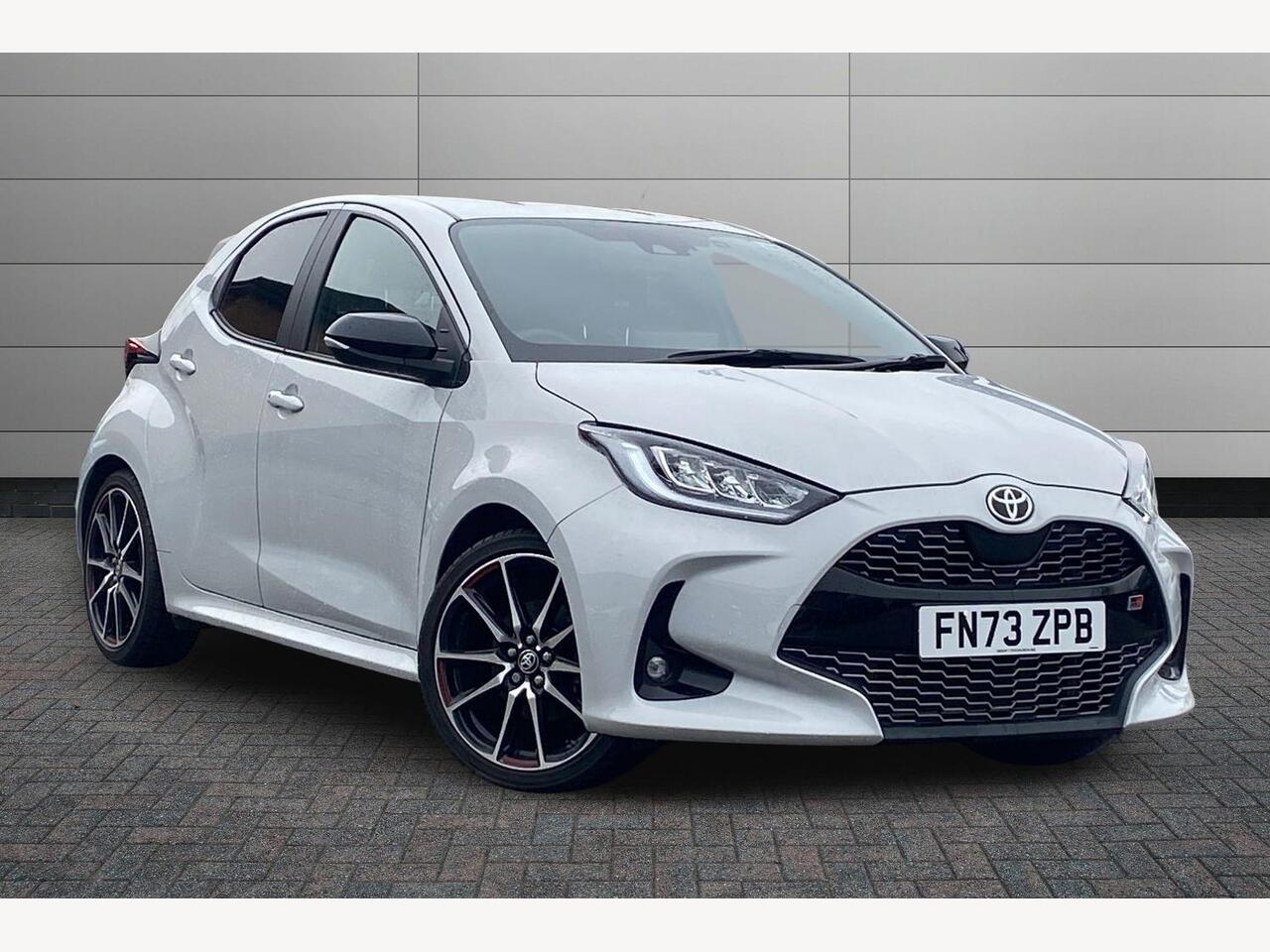 Main listing image - Toyota Yaris