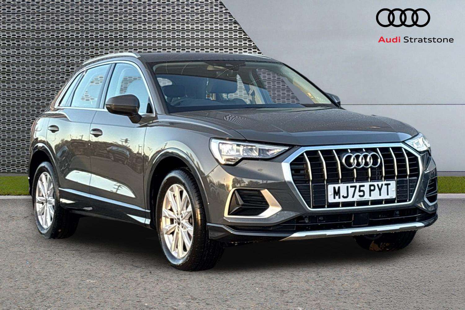Main listing image - Audi Q3