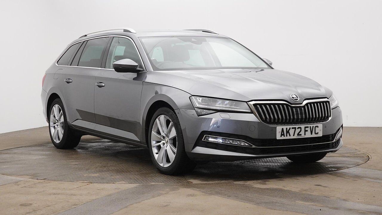 Main listing image - Skoda Superb Estate