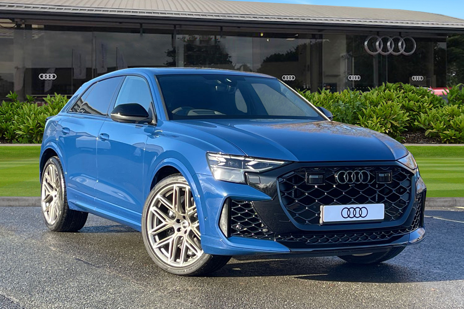 Main listing image - Audi RS Q8