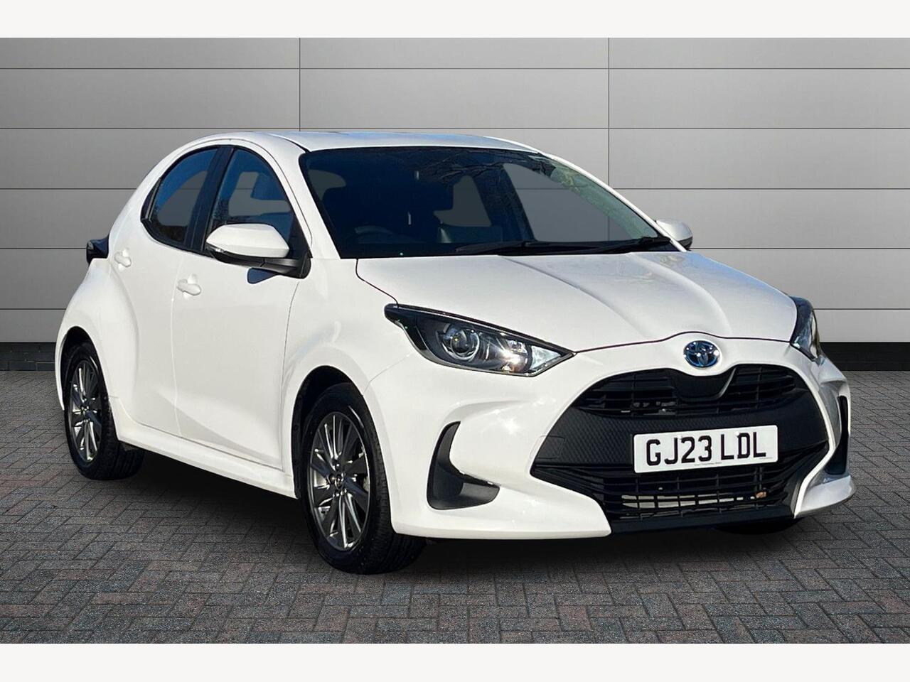 Main listing image - Toyota Yaris