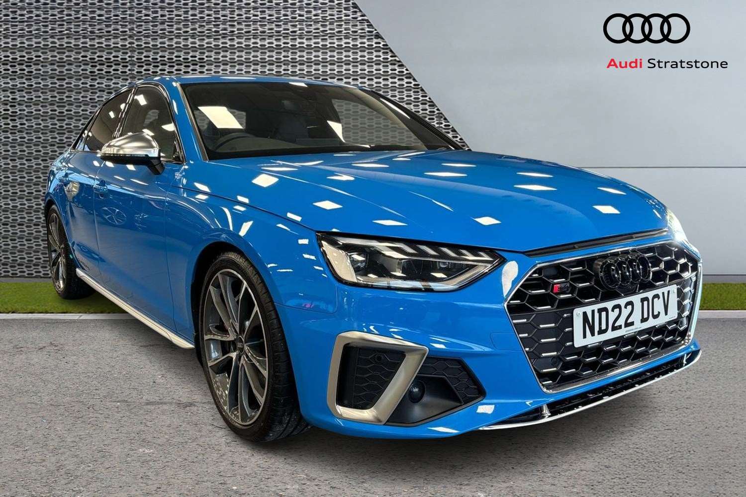 Main listing image - Audi S4