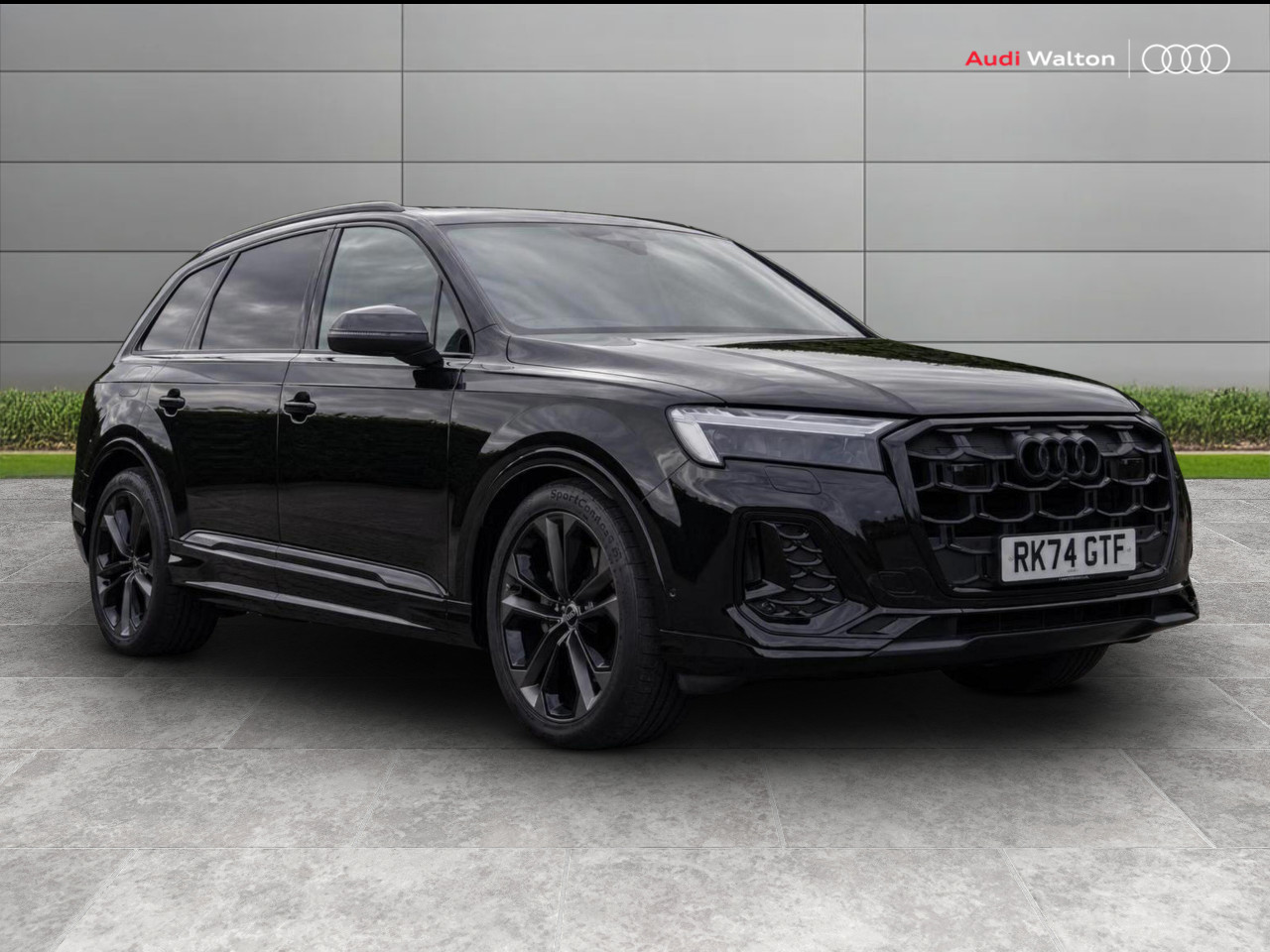 Main listing image - Audi Q7