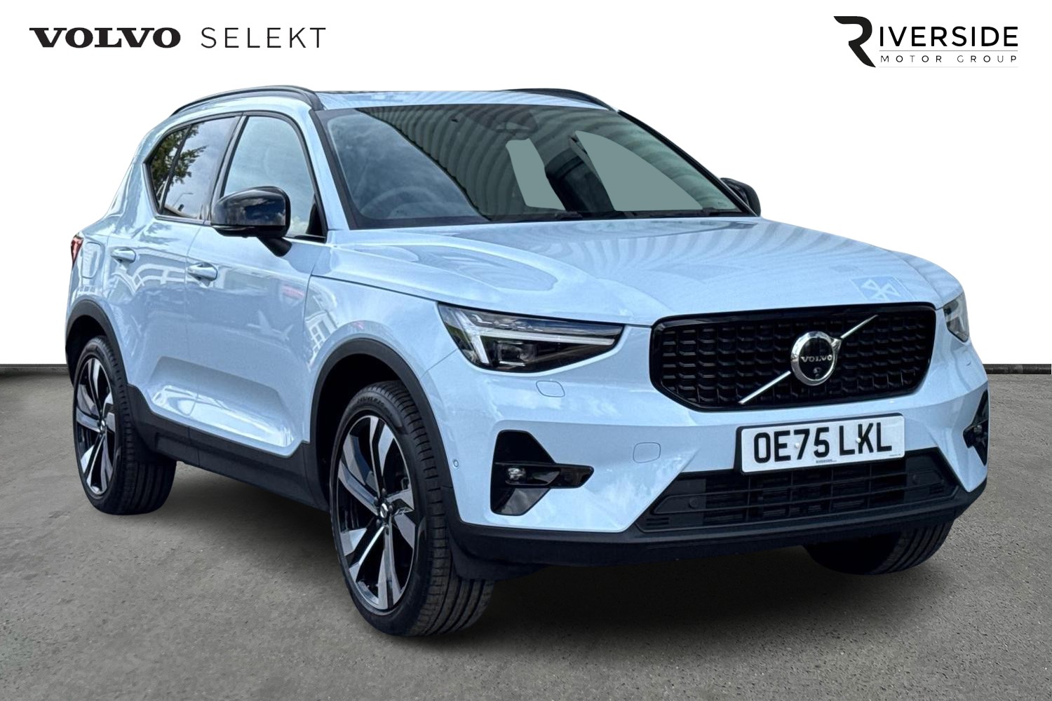 Main listing image - Volvo XC40