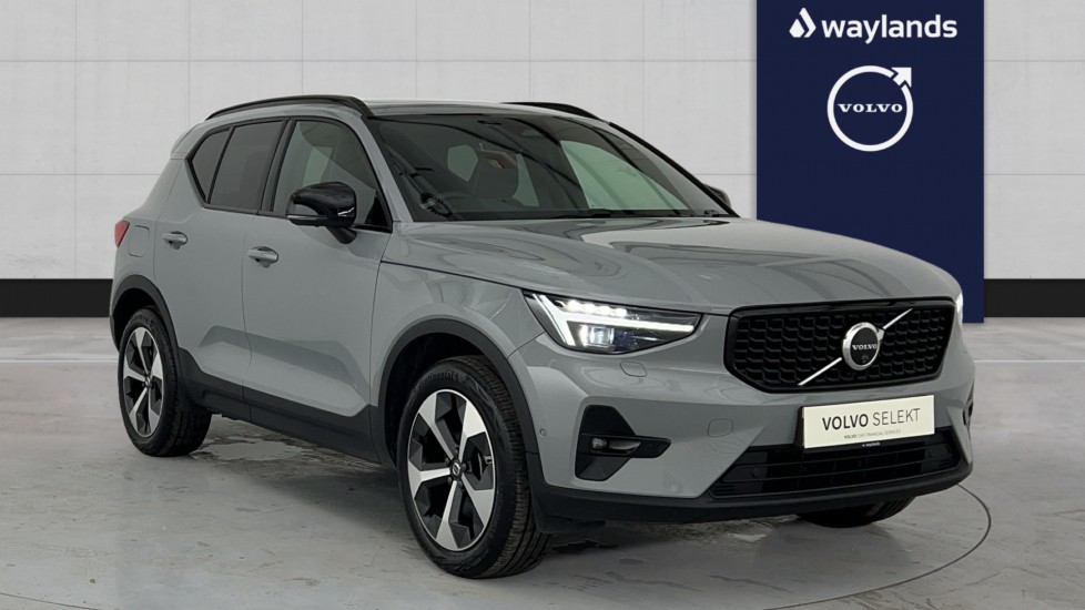 Main listing image - Volvo XC40