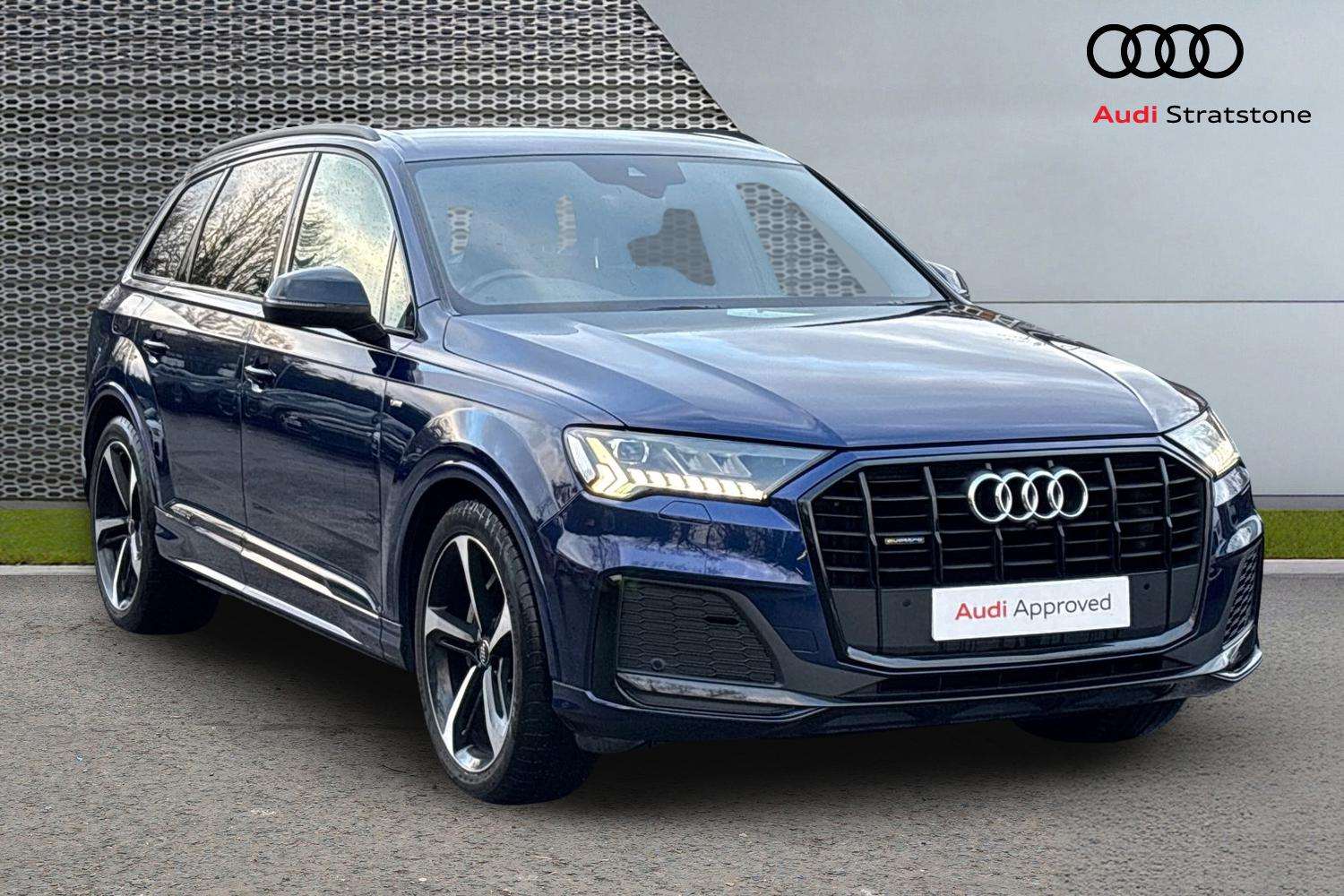Main listing image - Audi Q7
