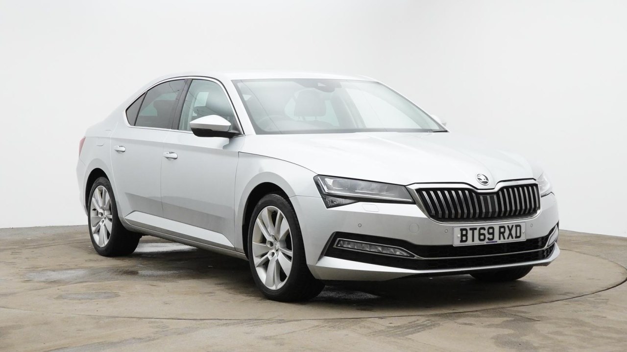 Main listing image - Skoda Superb