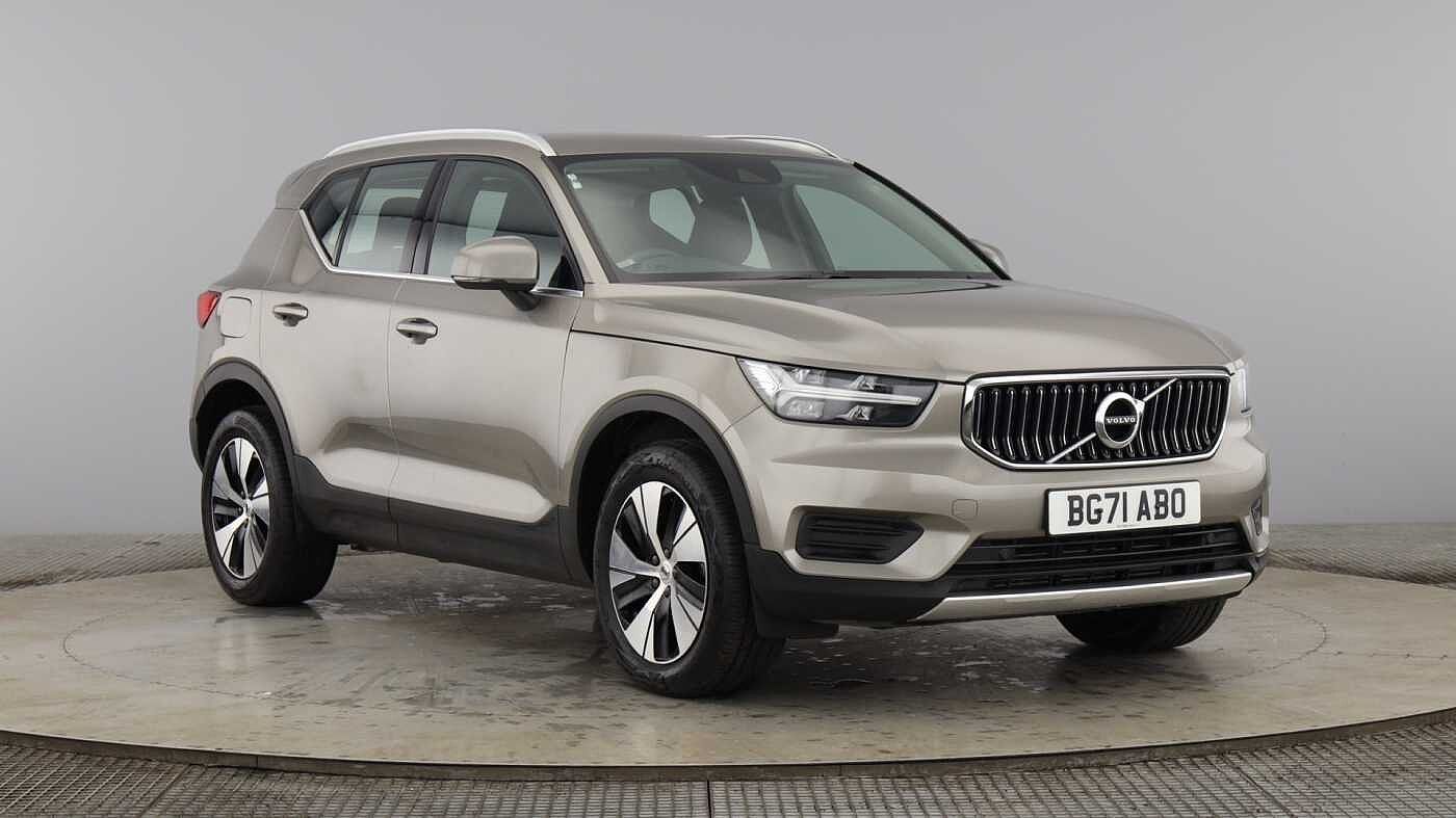 Main listing image - Volvo XC40 Recharge
