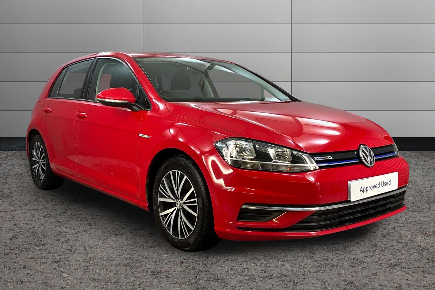 Main listing image - Volkswagen Golf