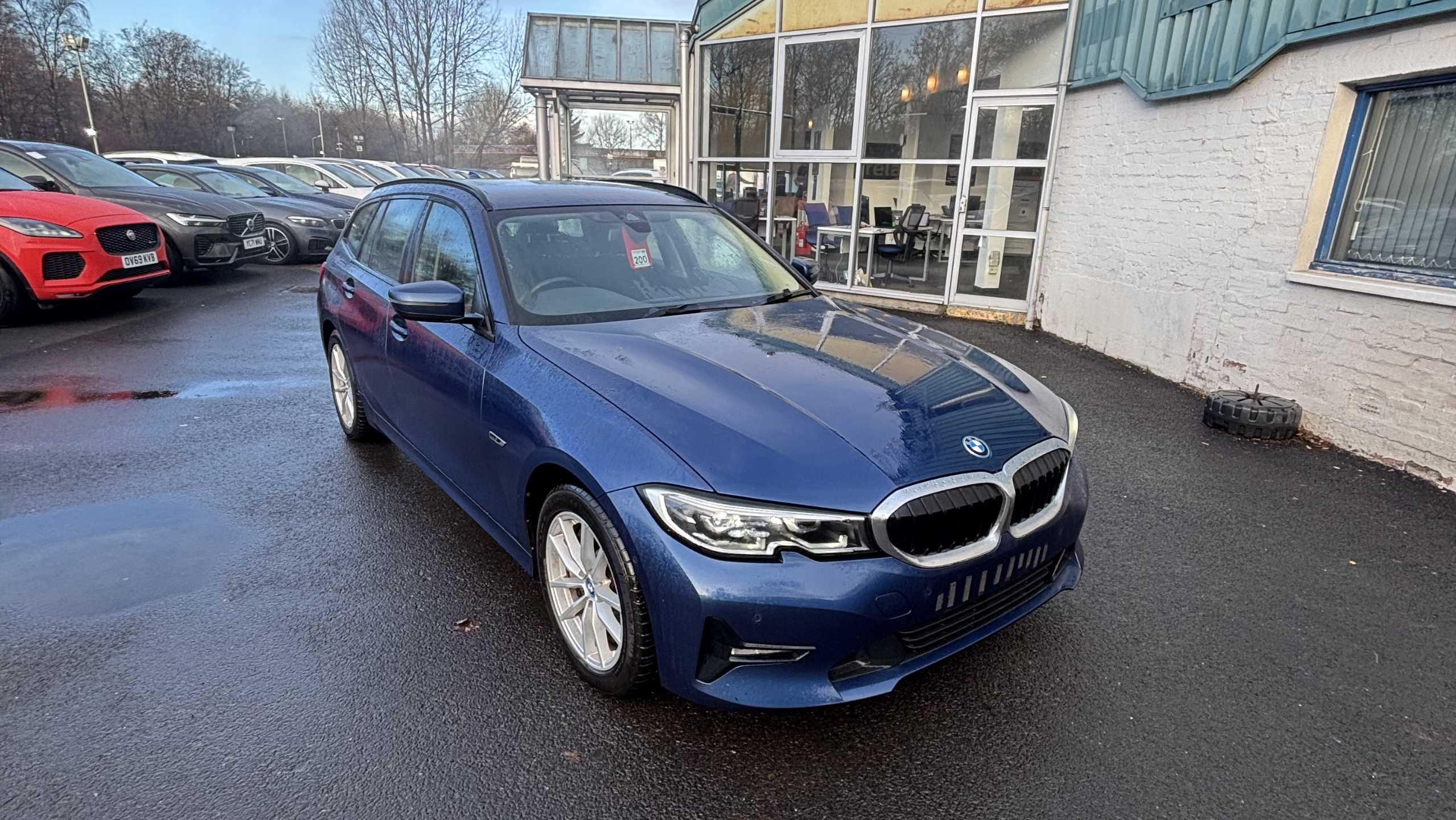 Main listing image - BMW 3 Series Touring