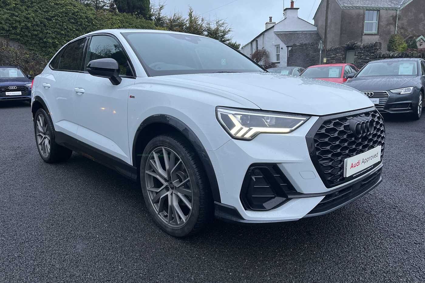 Main listing image - Audi Q3