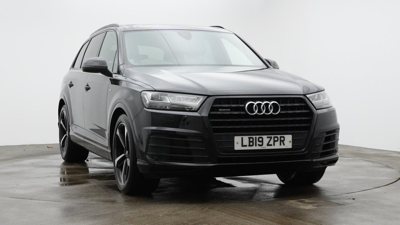 Main listing image - Audi Q7